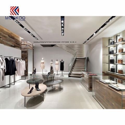 Zobrazit stojan oblečení