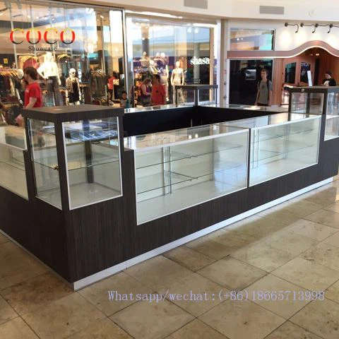 Módní dobře vypadající šperky Kiosk